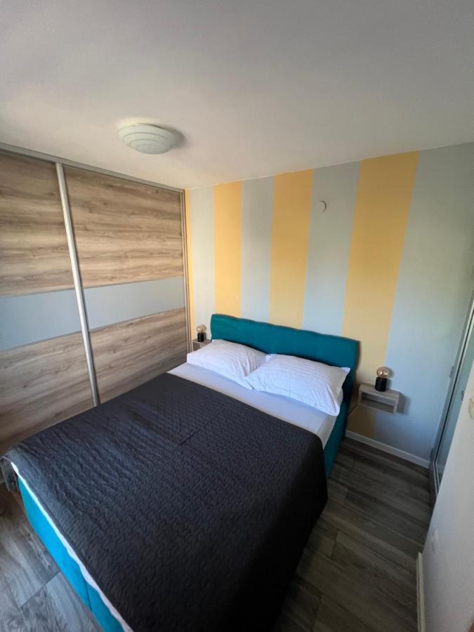 Apartments Cosic Klenovica Exterior foto